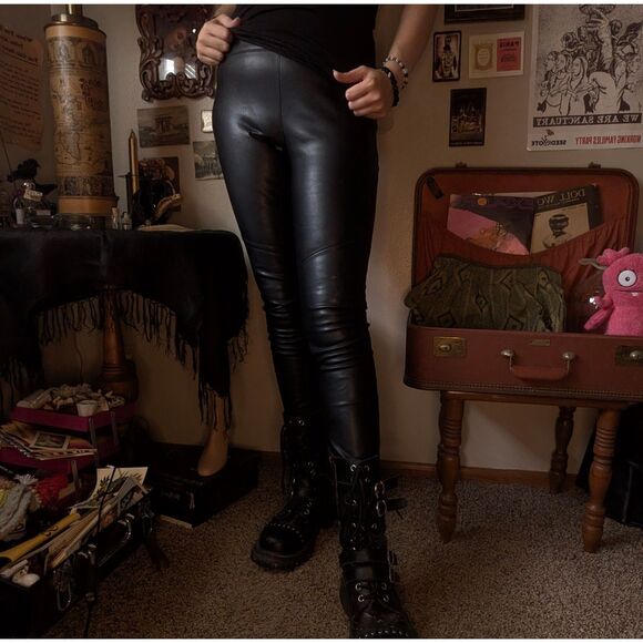 Free People Vegan Faux Leather Pants Women's 27 Black Skinny Fitted Ankle - Picture 1 of 7